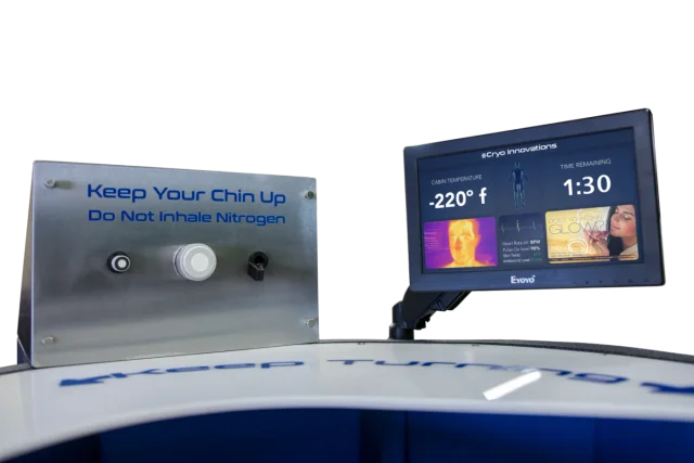 The XR chamber-top monitor showing cabin temperature and session timer